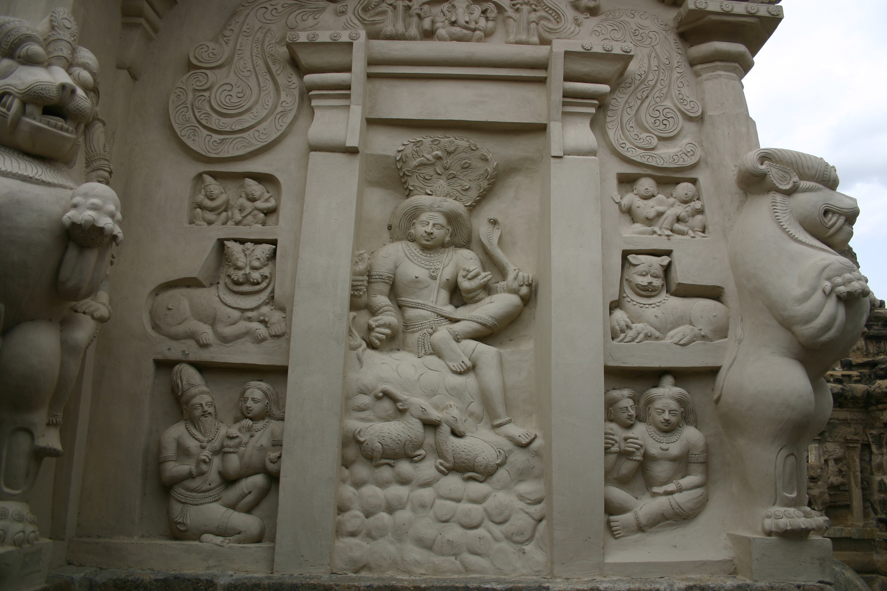 Sculpture at Kailasa Nadha Temple